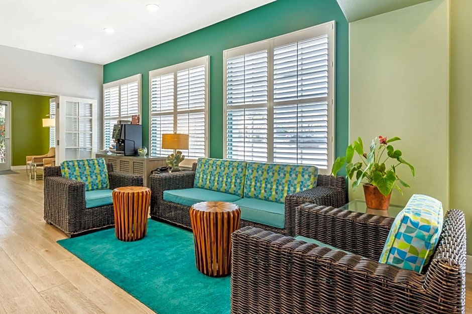 Best Western Plus Capitola By-The-Sea Inn & Suites