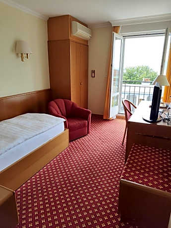 Superior Single Room