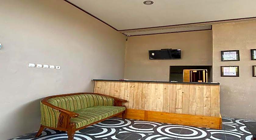 RedDoorz near Mojokerto Train Station