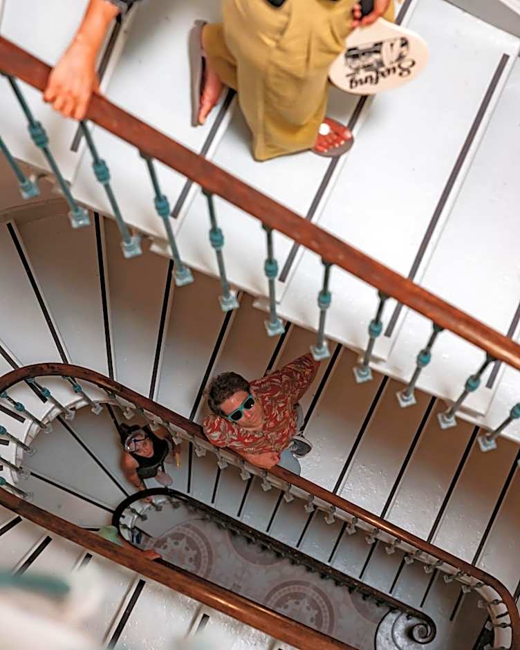 Georges Hostel & Café