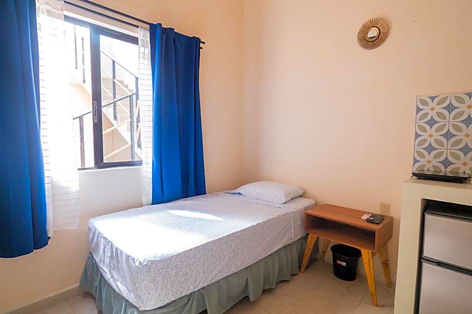 Nido Colibrí - Private Rooms and hostel Dorms in Remate de Paseo Montejo