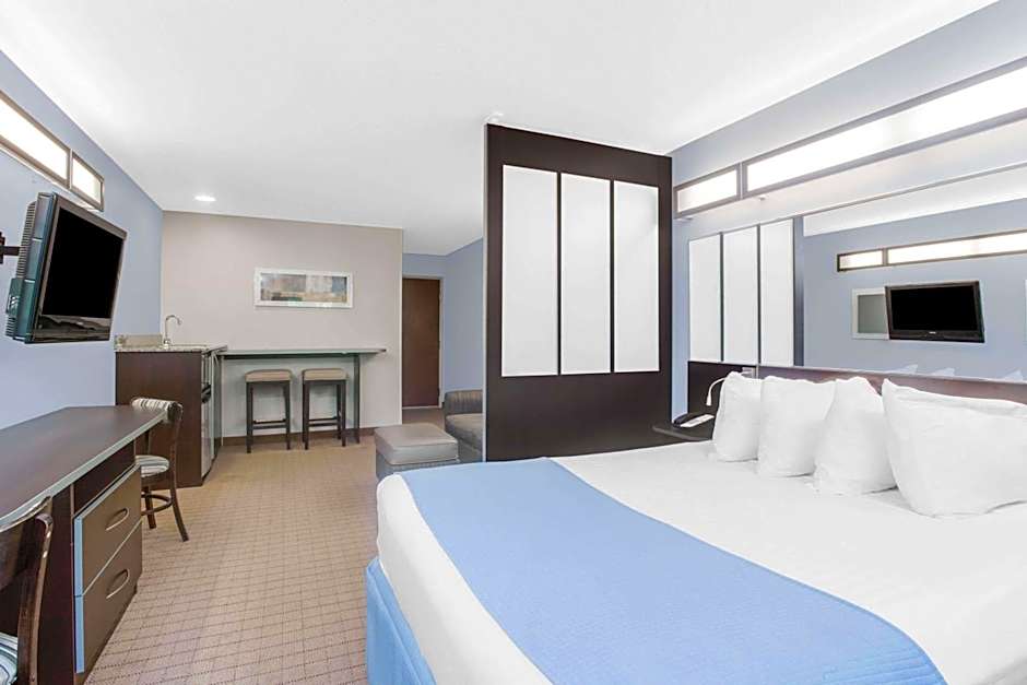 Microtel Inn & Suites By Wyndham Bath
