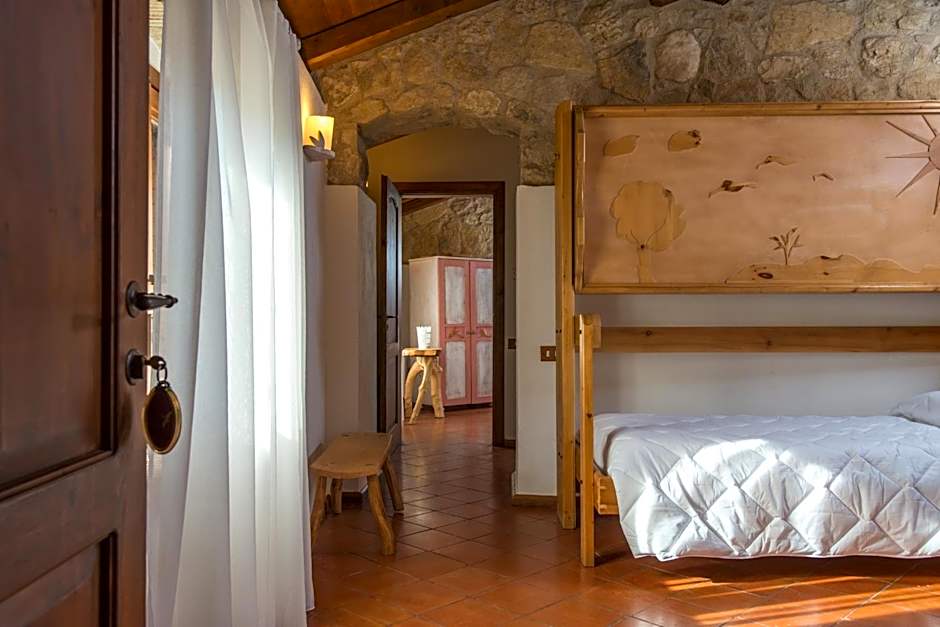Valle Dell'Aquila Country House