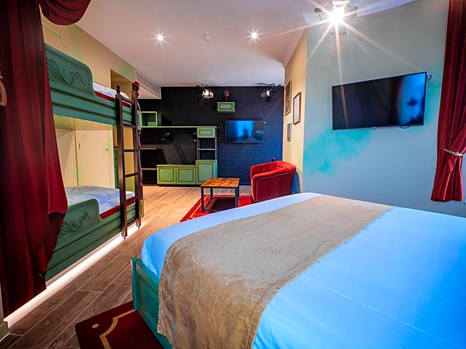 Theater Hotel