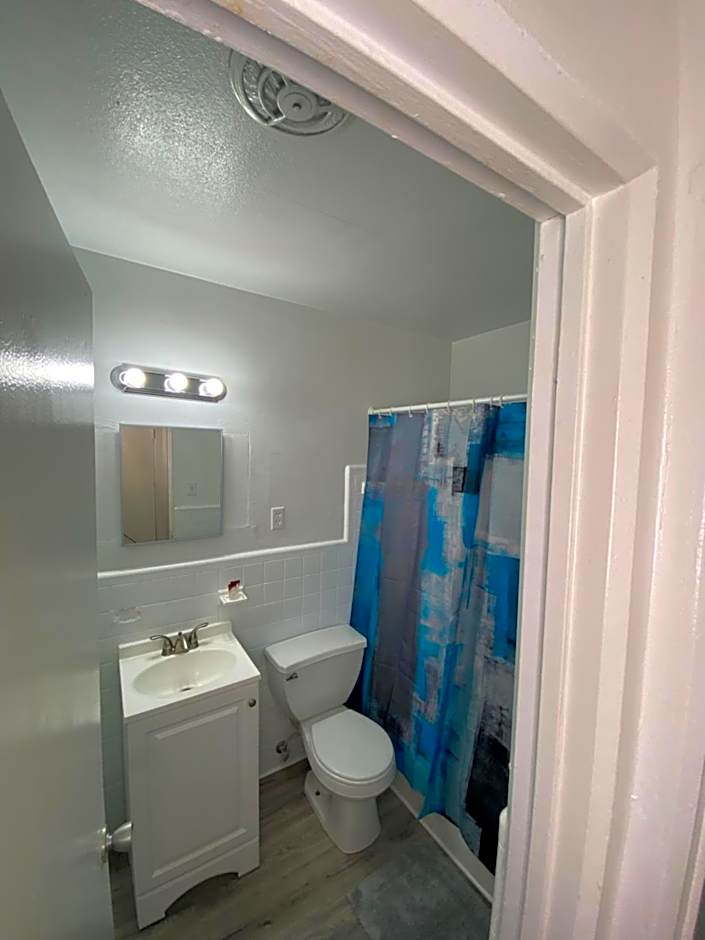 Uptown Inn & Suites