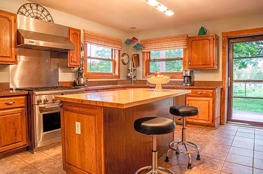 Point Au Roche Lodge