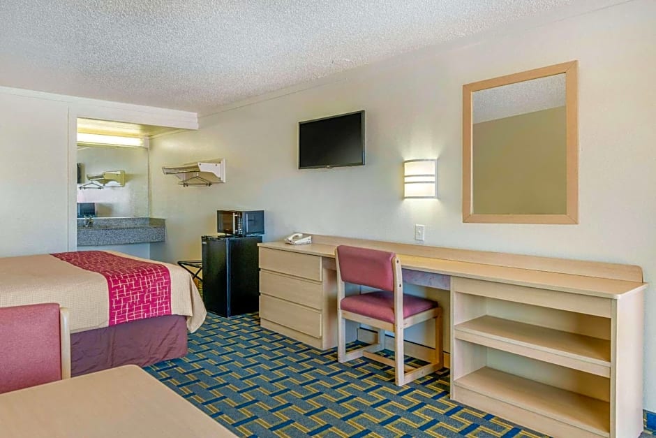 Rodeway Inn Hilliard
