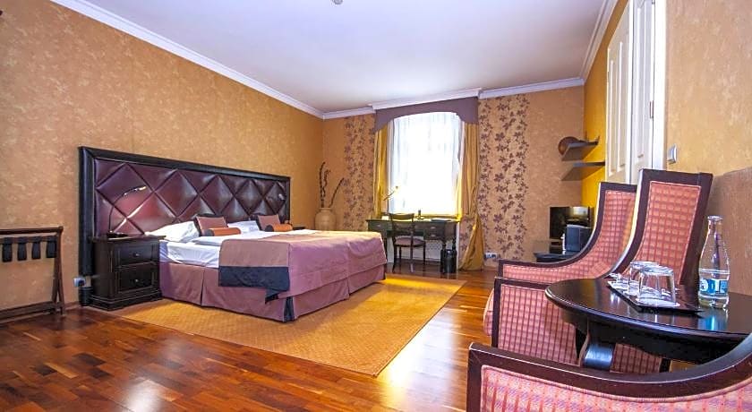 SKARITZ Hotel & Residence