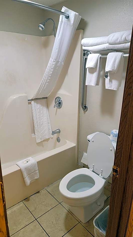Quality Inn West