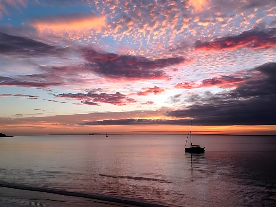 Garden Apartment On The Beach