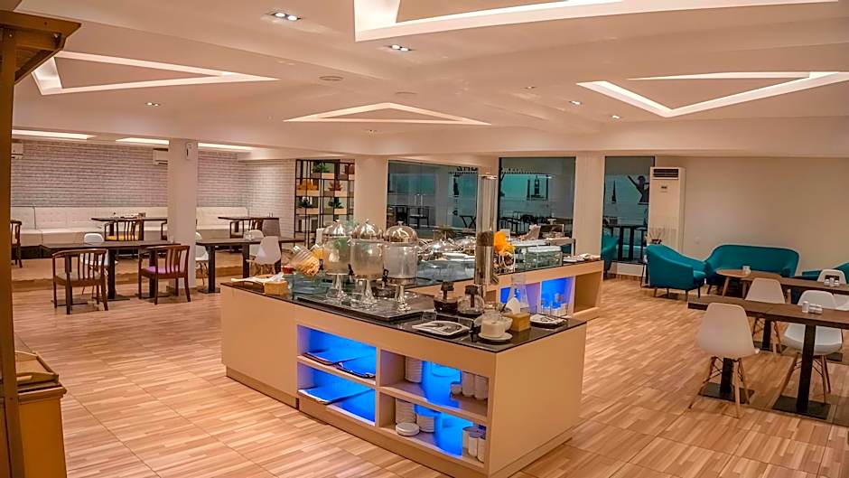 Nite and Day Laguna - Bintan