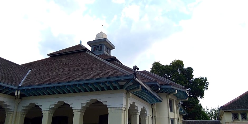 Wisma Fortuna Syariah Mitra By RedDoorz – Sukoharjo, SD