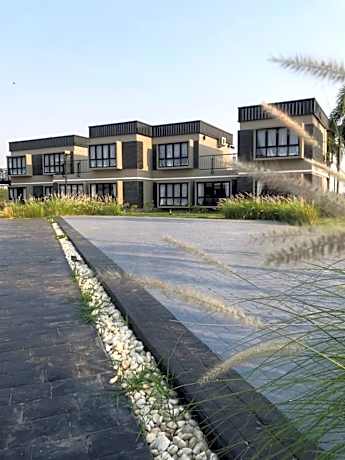 Prathaiburi Hotel And Resort