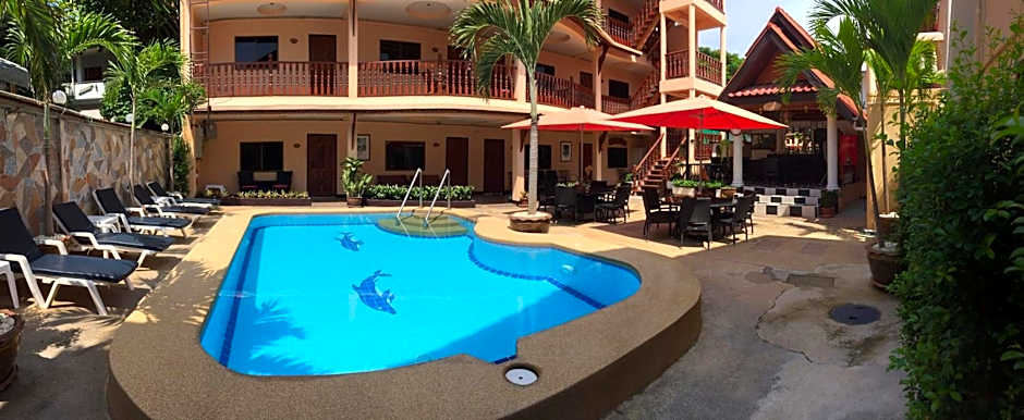 Phratamnak Inn - 100 meter from Beach