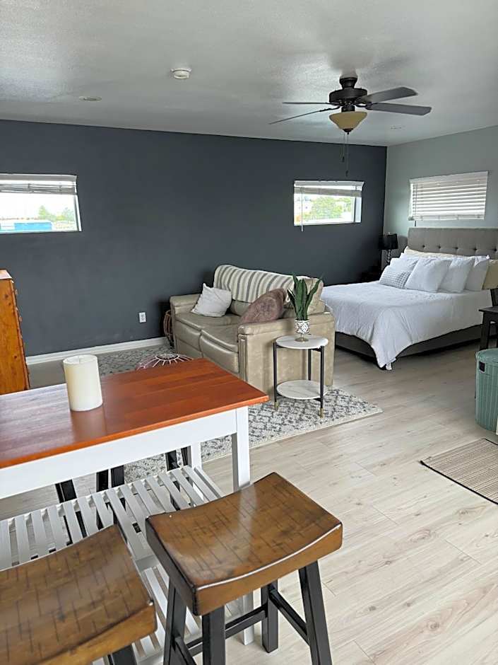 Moon River Park Room