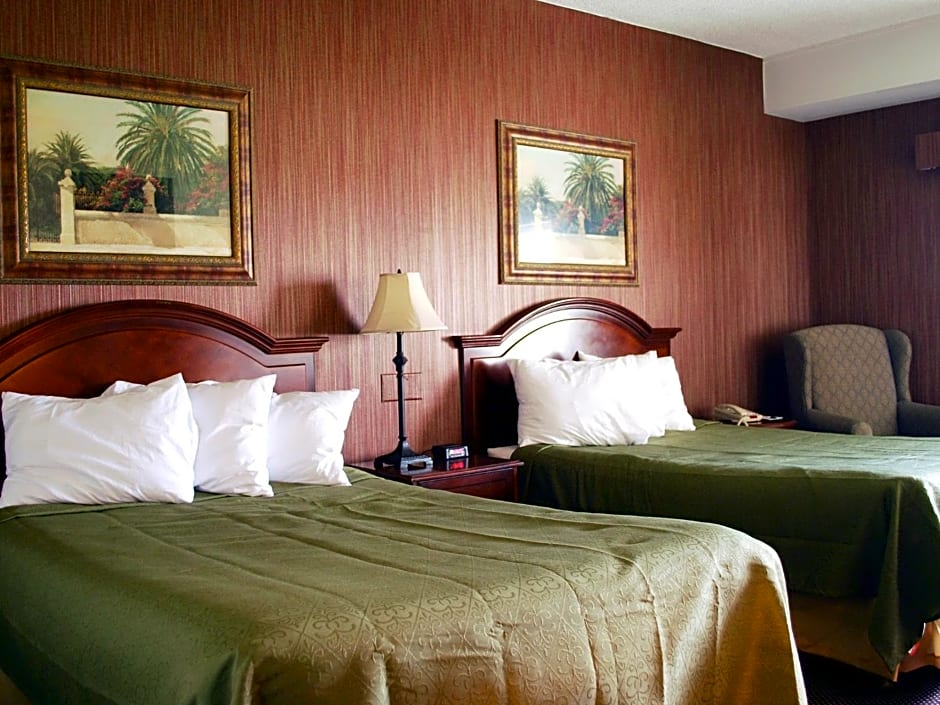 Travelodge by Wyndham Watertown