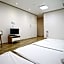 1% HOSTEL