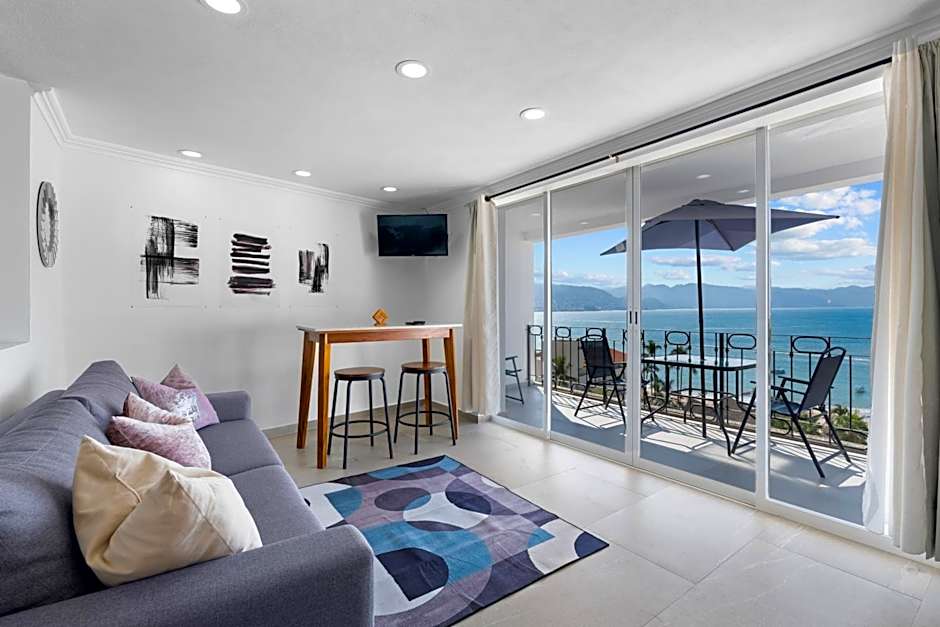 Luxury Condo just steps away from the Beach!
