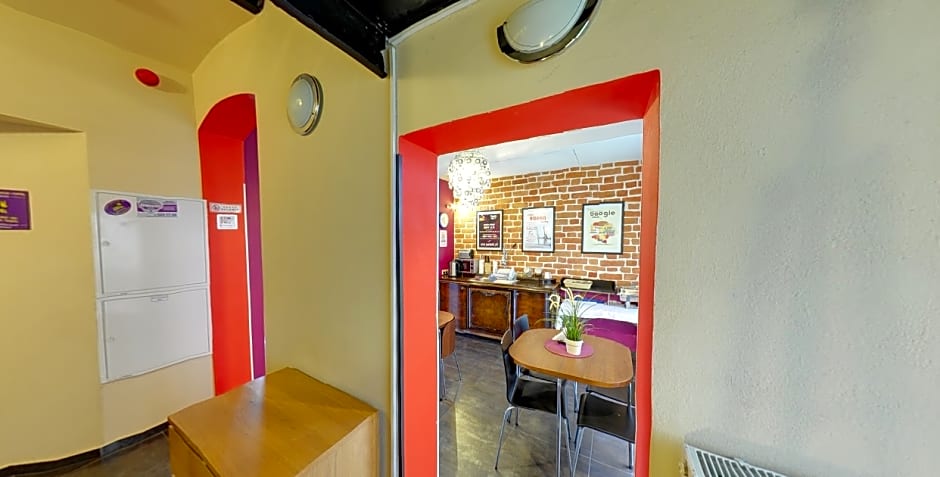 Boogie Hostel Deluxe