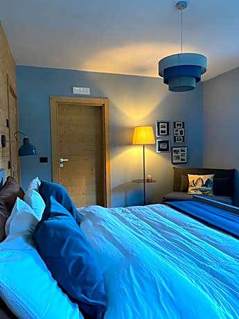 Large Double or Twin Room