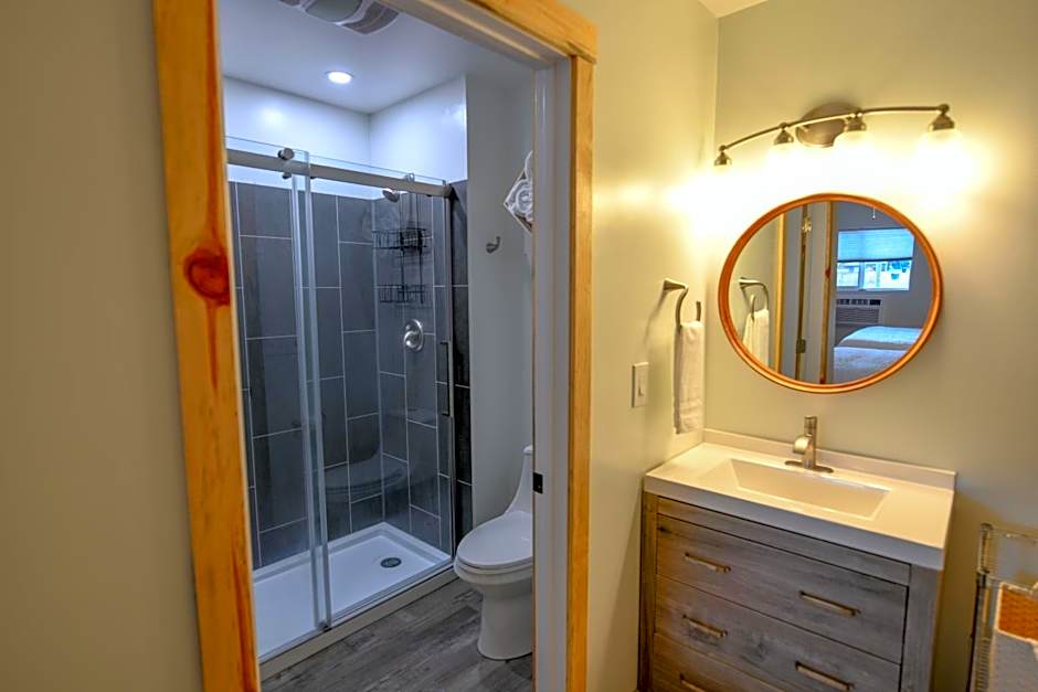 The Darmont Hotel and Suites