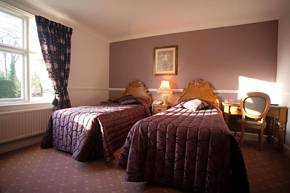 Fines Bayliwick Hotel