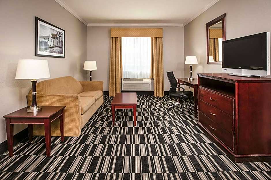 Baymont by Wyndham Dallas South-DeSoto