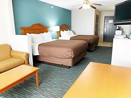 Queen Suite with Two Queen Beds