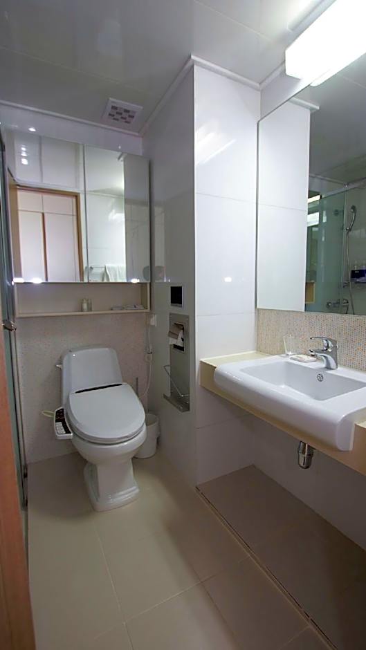 Cplus Residence