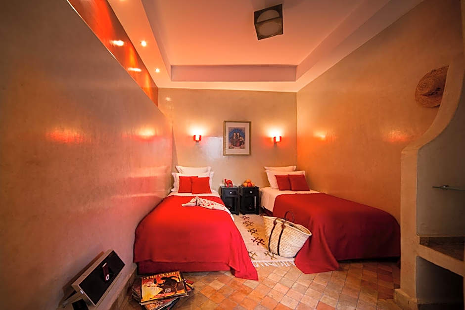 Photo 1 of 4 of Red 1 Double Bed or 2 Beds