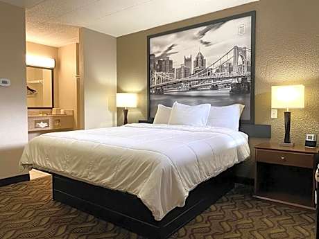 Super 8 by Wyndham Greensburg-Latrobe