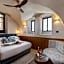 Villa Albi - Machne Yehuda Hotel