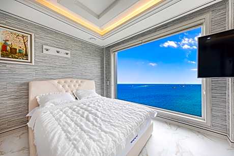 Samcheok White Romantic Pension