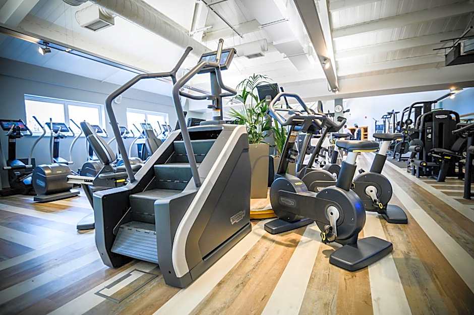 The Essex Golf & Country Club Hotel