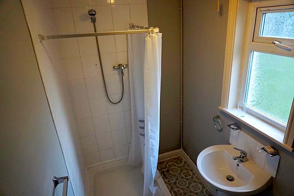 Adnans Hotel