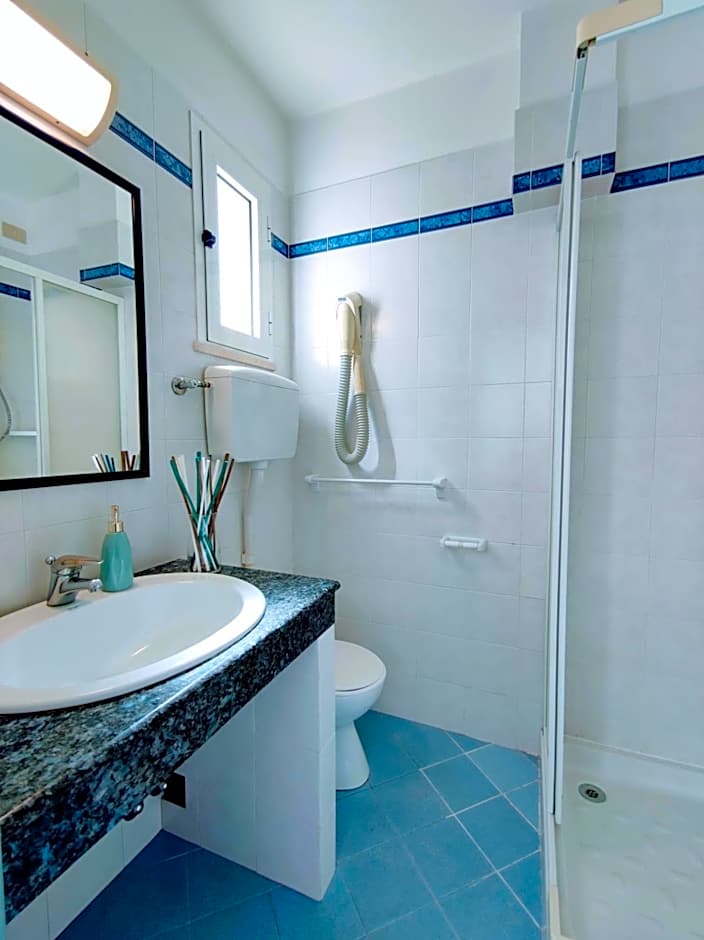 Hotel Adria B&B - Colazione fino alle 12