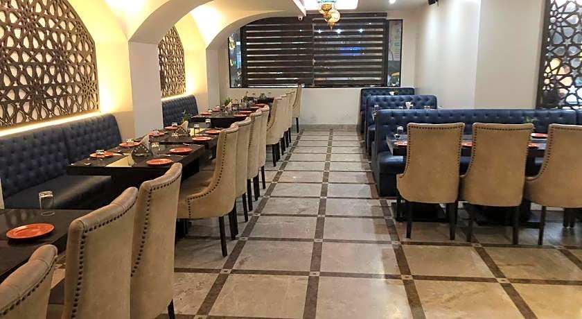 Hotel Moti Palace & Restaurant