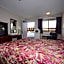 Amherst Inn & Suites