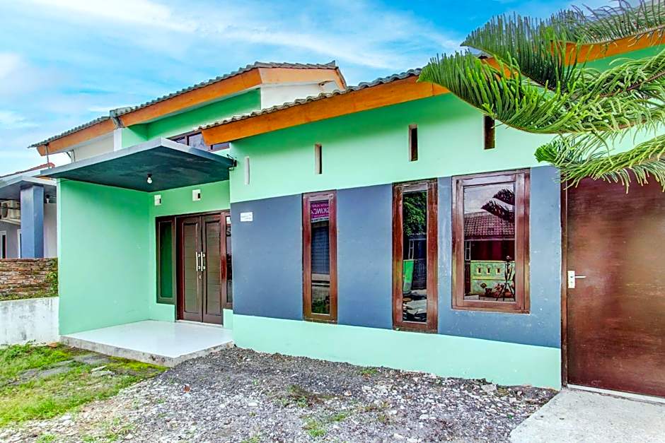 SPOT ON 92490 Casa Homestay Syariah