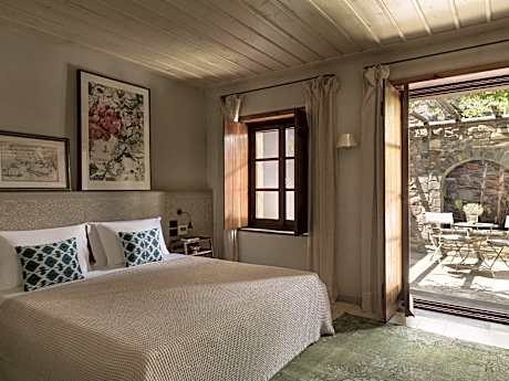 Kinsterna Pool Villa