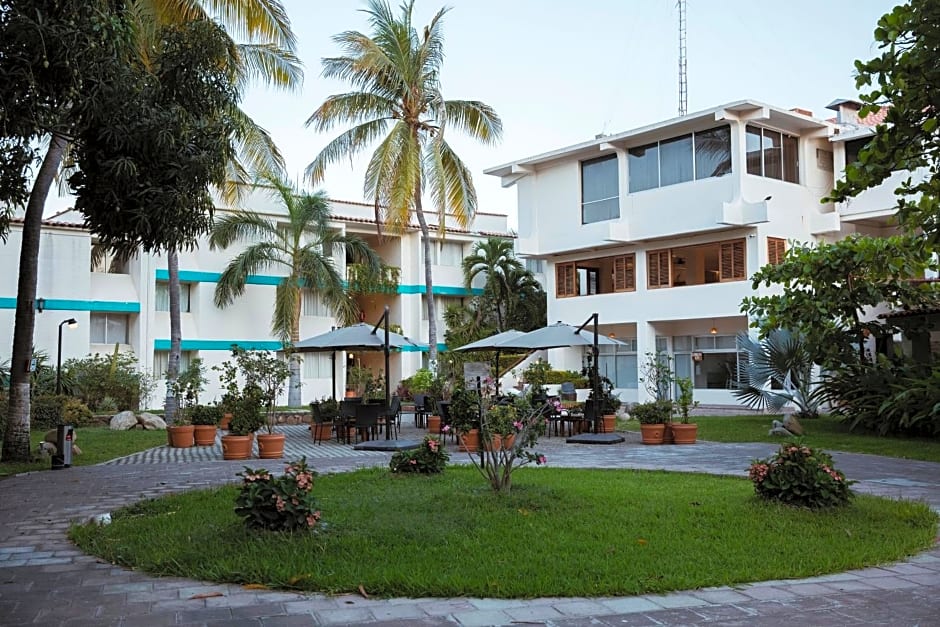 Hotel & Suites Villasol