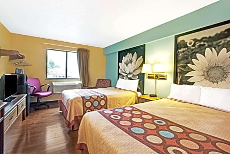 2 Queen Beds Smoking