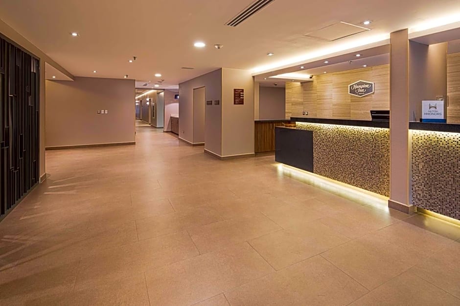 Hampton Inn By Hilton Monterrey-Gallerias