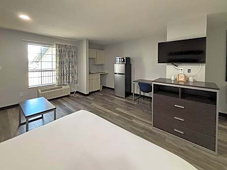 Superior King Suite - Non-Smoking