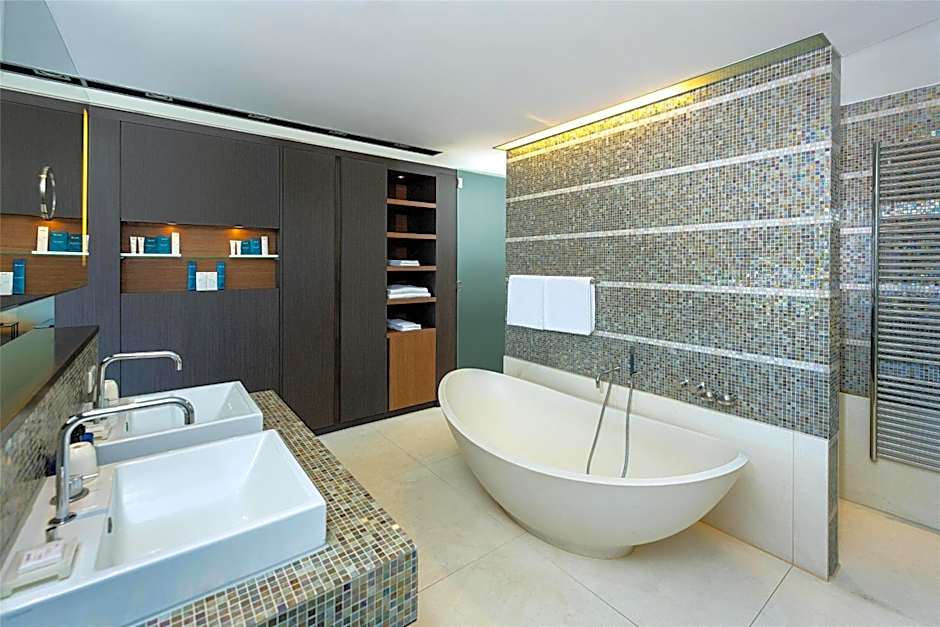 Radisson Blu Media Harbour Hotel, Düsseldorf
