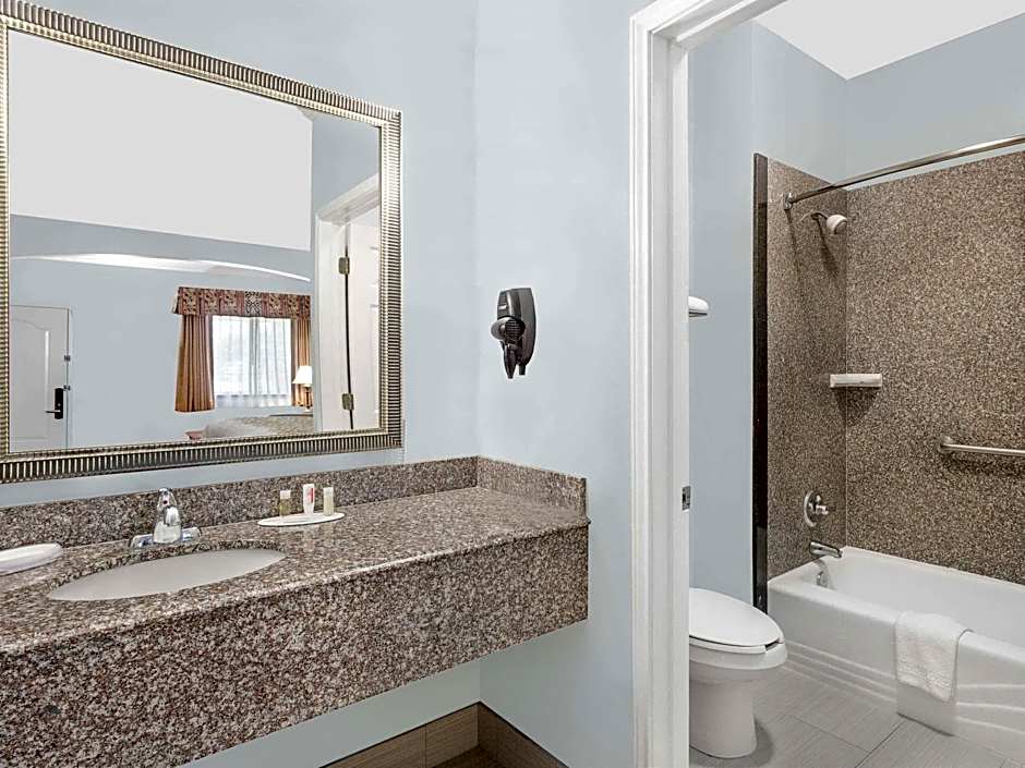 Days Inn by Wyndham Robstown