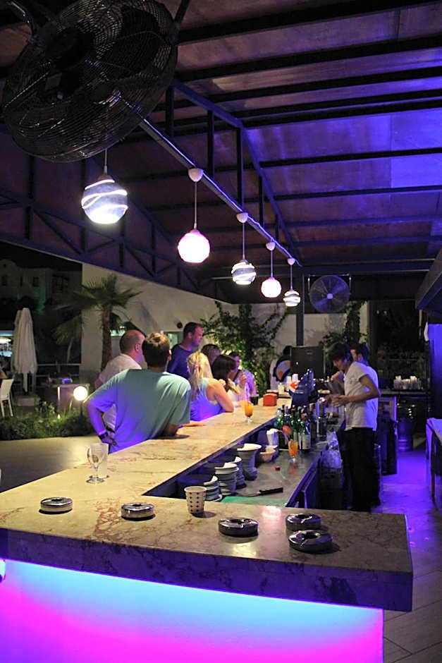 Club Shark Hotel