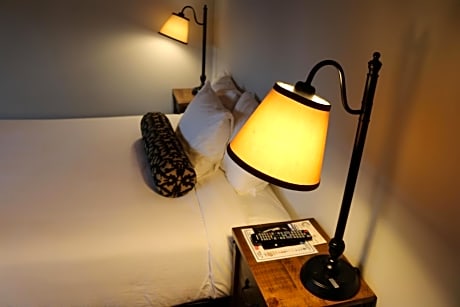 1 King Bed