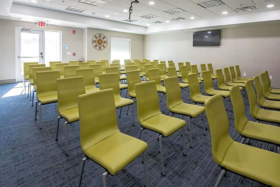 Holiday Inn Express Hotel & Suites Kansas City - Grandview By IHG