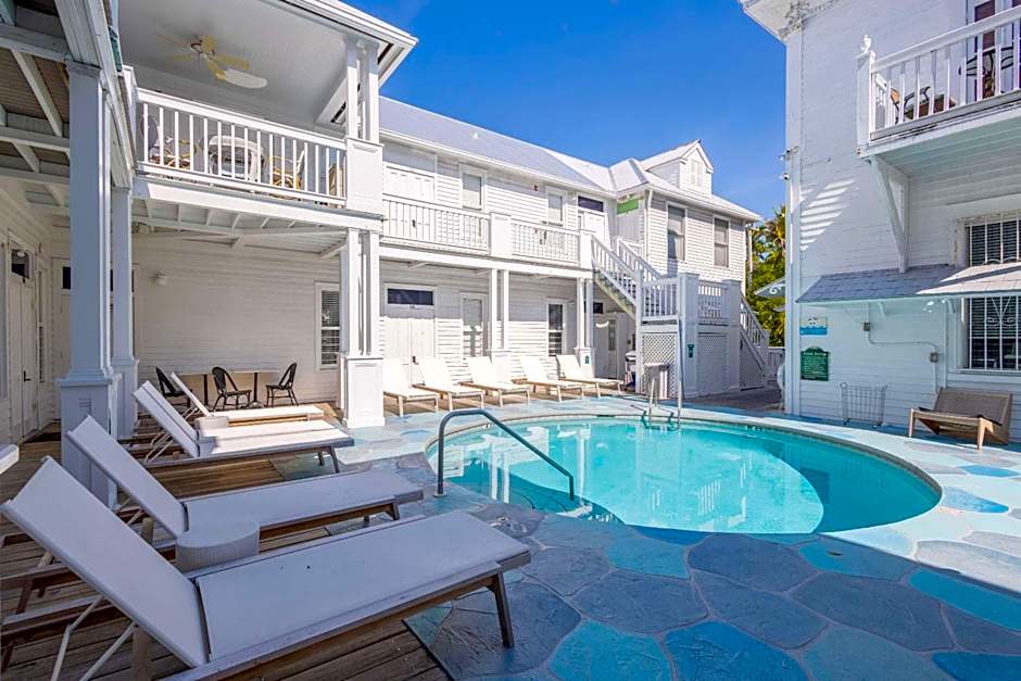 Deluxe King with Balcony - at James House with Parking!